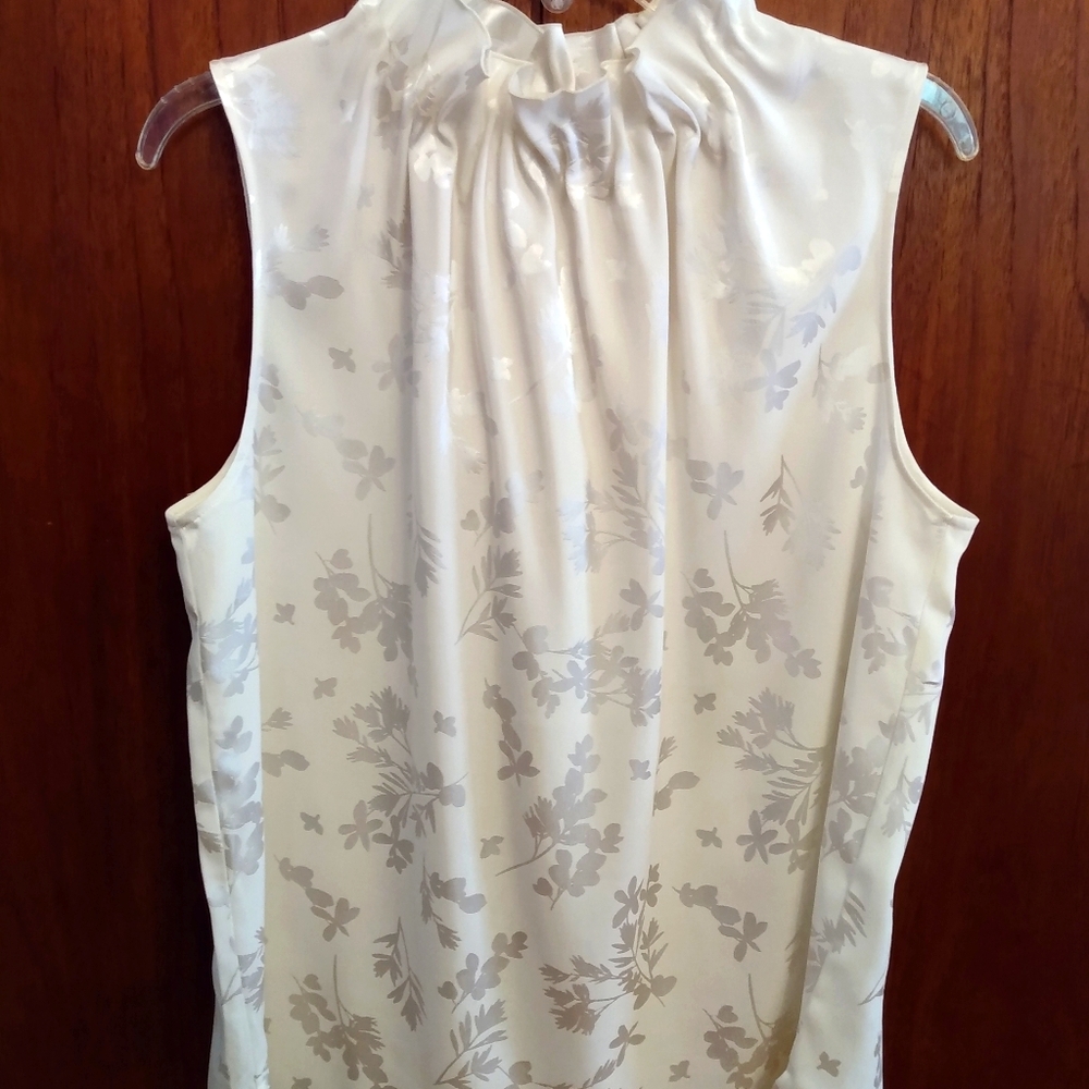 Ann Taylor creme top